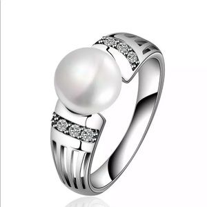 White Pearl 925 Silver Ring size 6 and 7
Choose one